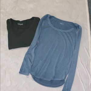 2 long sleeve shirts
